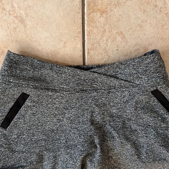 Olaya Sport Skirt Gray Golf Tennis Skort with black trim & details, Sz XS - Picture 8 of 8